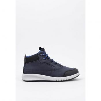 Botines de Niño GEOX J04CYA 0CL11 J AER C4226 NAVY-ROYAL con características de impermeabilidad, suela antideslizante, cierre fácil con velcro y diseño moderno en colores navy y