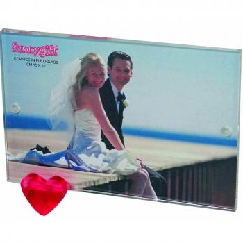 Marco de plexiglás doble capa con corazón rojo 10 x 15 cm