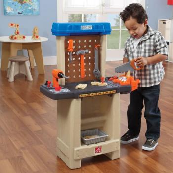 Banco de trabajo de juguete Handy Helper's Workbench de Step2, incluye herramientas de juguete, superficie de trabajo con accesorios, diseño colorido y duradero, fomenta el juego imaginativo y la coordinación mano-ojo