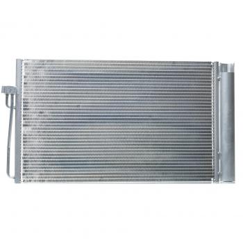 Condensador de aire acondicionado Delphi TSP0225513, componente del sistema de climatización, fabricado por Delphi, diseñado para optimizar el rendimiento del aire acondicionado en vehículos
