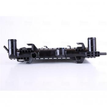 Radiador de refrigeración del motor NISSENS 606722, tipo: radiador, características: alta eficiencia en la refrigeración, diseño optimizado para un ajuste perfecto, construcción de aluminio y plástico para mayor durabilidad, compatible con múltiple
