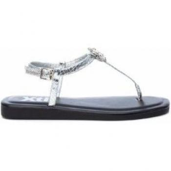 Sandalia Xti Mujer Plateada Piel Sintética Cómoda y Elegante con Hebilla Metalizada