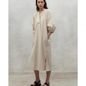 Vestido Serpentina beige de ECOALF con manga francesa abullonada y cuello de pico