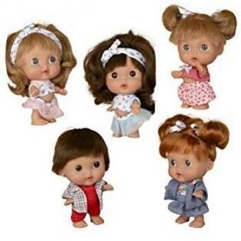 Muñeca Pequitas Elegance de 17cm con Cuerpo y Pelo de Vinilo - Modelo Arias 60278