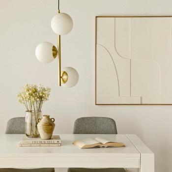 Lámpara de techo Chelsea - cristal opal y metal dorado, dimensiones 38 x 50 cm
