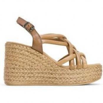 Sandalias de cuña de piel taupe Kimi con cierre de hebilla y altura de 9,5cm