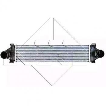 Intercooler NRF 30374 - Intercooler de alta eficiencia, fabricado en aluminio, diseño optimizado para mejorar la refrigeración del aire, compatible con múltiples modelos de vehículos, fácil instalación y durabilidad garantizada