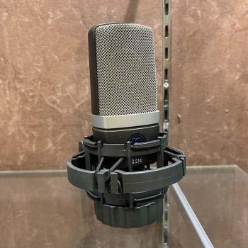 AKG C214 Side Address Condenser Microphone with Display Disposal Features