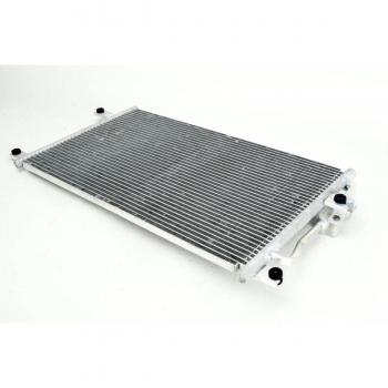 Condensador de aire acondicionado NISSENS 94790, compatible con sistemas de aire acondicionado, alta eficiencia en refrigeración, fabricado con materiales de calidad para una larga durabilidad y rendimiento óptimo