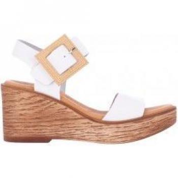 Chika10 Sandalias de Cuña de Piel Ruth 02 para Mujer en Color Blanco con Cierre de Hebilla