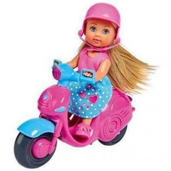 Evi Love con Scooter
