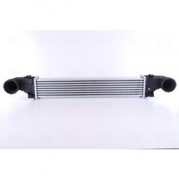 Intercooler NISSENS 96434 - Intercooler de motor, fabricado por Nissens, diseñado para mejorar el rendimiento del sistema de refrigeración del motor, compatible con diversas marcas y modelos de vehículos