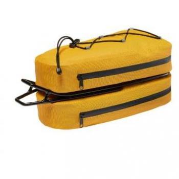 Bolsa para bicicleta Vaude Proof Offroad M (negro) - Resistente al agua, diseño compacto, capacidad de 6 litros, sistema de montaje fácil y rápido, reflectores para mayor visibilidad, fabricada con materiales reciclados