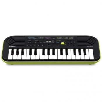 Casio SA-46 - Miniteclado electrónico para niños, 32 teclas, altavoces incorporados, color negro y verde