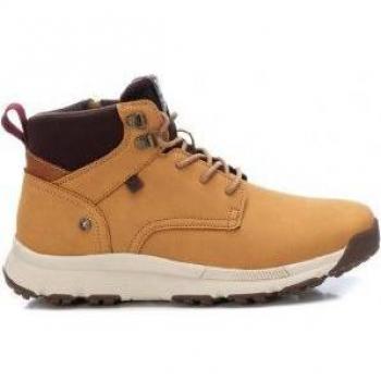Botines estilo montañero marrón Xti para hombre con suela resistente