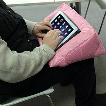 Cojín multifuncional soporte para tablet y libros rosa 38x38 cm, poliéster