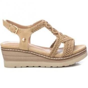 Sandalia de mujer Xti 142838 beige con hebilla