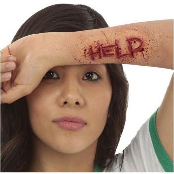 Maquillaje FXs de Letras Help Ayuda