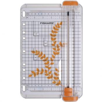 Fiskars Cizalla para papel portátil, A5, Con guía de la línea de corte, SureCut, 1004637