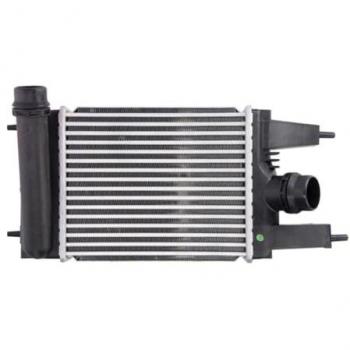 Intercooler Nissens 96153 - Intercooler de motor, fabricado por Nissens, número de pieza 96153, diseñado para optimizar el rendimiento del sistema de carga de aire en motores turboalimentados