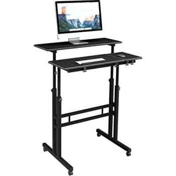 DlandHome Mesa Portatil Ordenador Escritorio de Pie Mesa Auxiliar con Ruedas Mesita Regulable Altura 67-115cm Mesas Pequeñas para Ordenador Mesa Escritorio Multifuncional con 3 Estantes, Negro