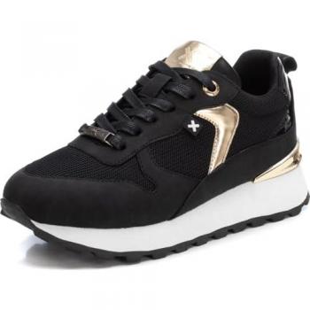 XTI 142961 Zapatillas Bajas Mujer Negro, Zapatillas deportivas de mujer con cordones, suela de goma, cierre de cordón, color negro, talla 38
