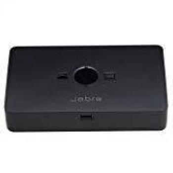 Jabra Link 950 USB-C Switch utilícelo para cambiar cómodamente entre el teléfono de sobremesa y el softphone mediante un auricular inalámbrico USB o con cable
