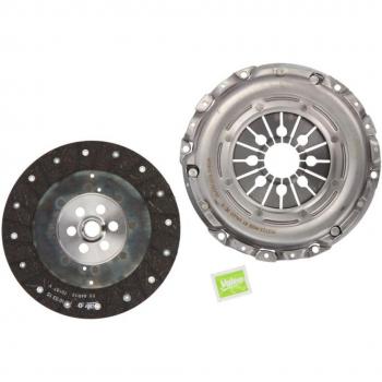 Kit de embrague VALEO 832155 con disco de embrague, plato de presión y rodamiento de liberación, diseñado para vehículos específicos, fabricado con materiales de alta calidad para un rendimiento óptimo y durabilidad