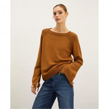 Suéter de mujer con detalle desflecado y escote amplio