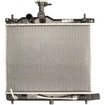 Radiador de refrigeración del motor NISSENS 67547, compatible con vehículos, fabricado en aluminio, diseño optimizado para eficiencia térmica, incluye conexiones precisas y resistencia a la corrosión