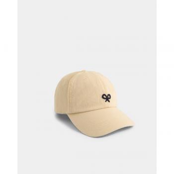 Gorra raqueta bordada beige con diseño exclusivo de Silbon
