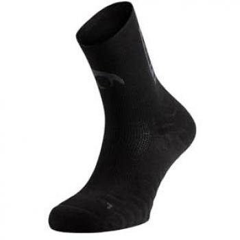 Calcetines Lurbel Aitana Four, Transpirables y Antiolor, Ajuste Cómodo, Ideal para Trail Running y Senderismo, Gran Durabilidad, Talla M (39-41), Color Negro