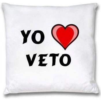 Ropa de almohada blanca con Amo Veto
