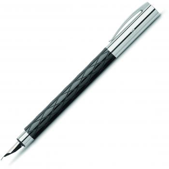 Faber-Castell 148920 - Pluma estilográfica con cuerpo en resina de color negro, guilloqueada y acabado Rhombus, trazo M