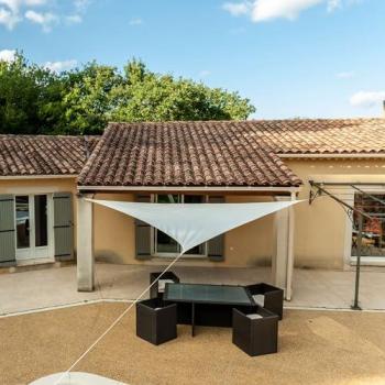 Toldo de Sombra Triangular Crema WERKA PRO 5 x 5 x 5m