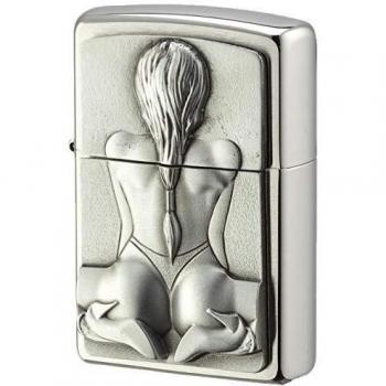 Encendedor Zippo con emblema de chica arrodillada, acabado en cromo cepillado, modelo 2002548