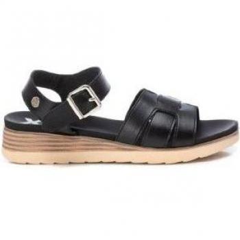 Sandalia de mujer Xti 142900 camel con hebilla