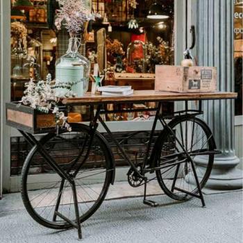 Recibidor bicicleta de madera y metal negro Alexandra House Living 50 x 90 x 198 cm