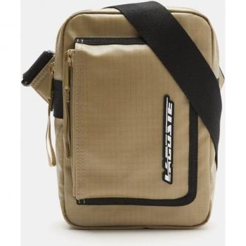 Bandolera mini vertical Lacoste en marrón con cierre de cremallera y diseño Streetwear