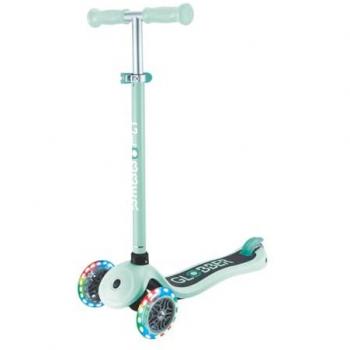 Patinete de 3 ruedas Primo Light - GLOBBER verde menta, diseñado para niños de 3 a 7 años, con un color verde pastel