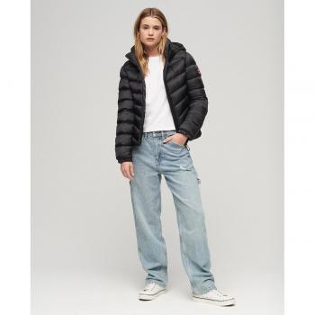 Chaqueta Acolchada Fuji Negro con Capucha y Detalle de Marca Superdry