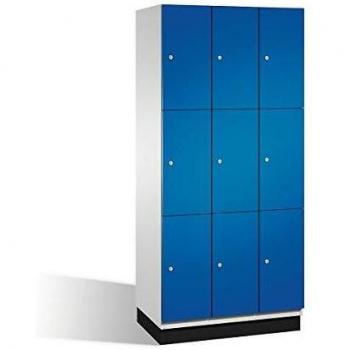 Armario de compartimentos bajo llave Cambio C+P, 3 departamentos, color gris claro y azul enzian, puertas de acero, ancho 900 mm, 9 compartimentos