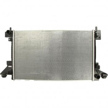 Radiador de refrigeración del motor NISSENS 630766, compatible con vehículos, fabricado en aluminio y plástico, diseño eficiente para optimizar la temperatura del motor, incluye conexiones precisas para una instalación fácil y rápida