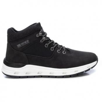 Zapatilla de hombre XTI 142043 negro con cierre de cordón, talla 44