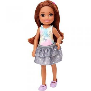 Barbie Club Chelsea Muñeca morena con falda y camiseta, juguete de regalo para niñas y niños +3 años