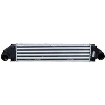 Intercooler NRF 30912 - Intercooler de alta eficiencia, fabricado en aluminio, diseñado para optimizar la refrigeración del aire de admisión, compatible con múltiples modelos de vehículos, incluye conexiones y soportes para una instalación fácil y