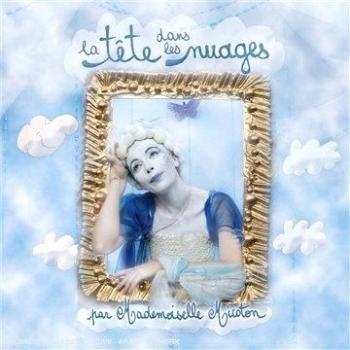 La Tête Dans les Nuages