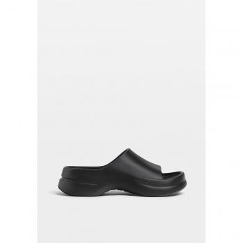 Stradivarius Rubberised sliders in BLACK, available in size 6½ and size 4