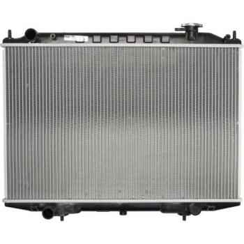 Radiador NISSENS 68721 para refrigeración del motor, compatible con múltiples modelos de vehículos, fabricado en aluminio y plástico, con alta eficiencia térmica y resistencia a la corrosión