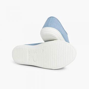 Zapatillas de lona de niña con puntera reforzada y cordones estampados
